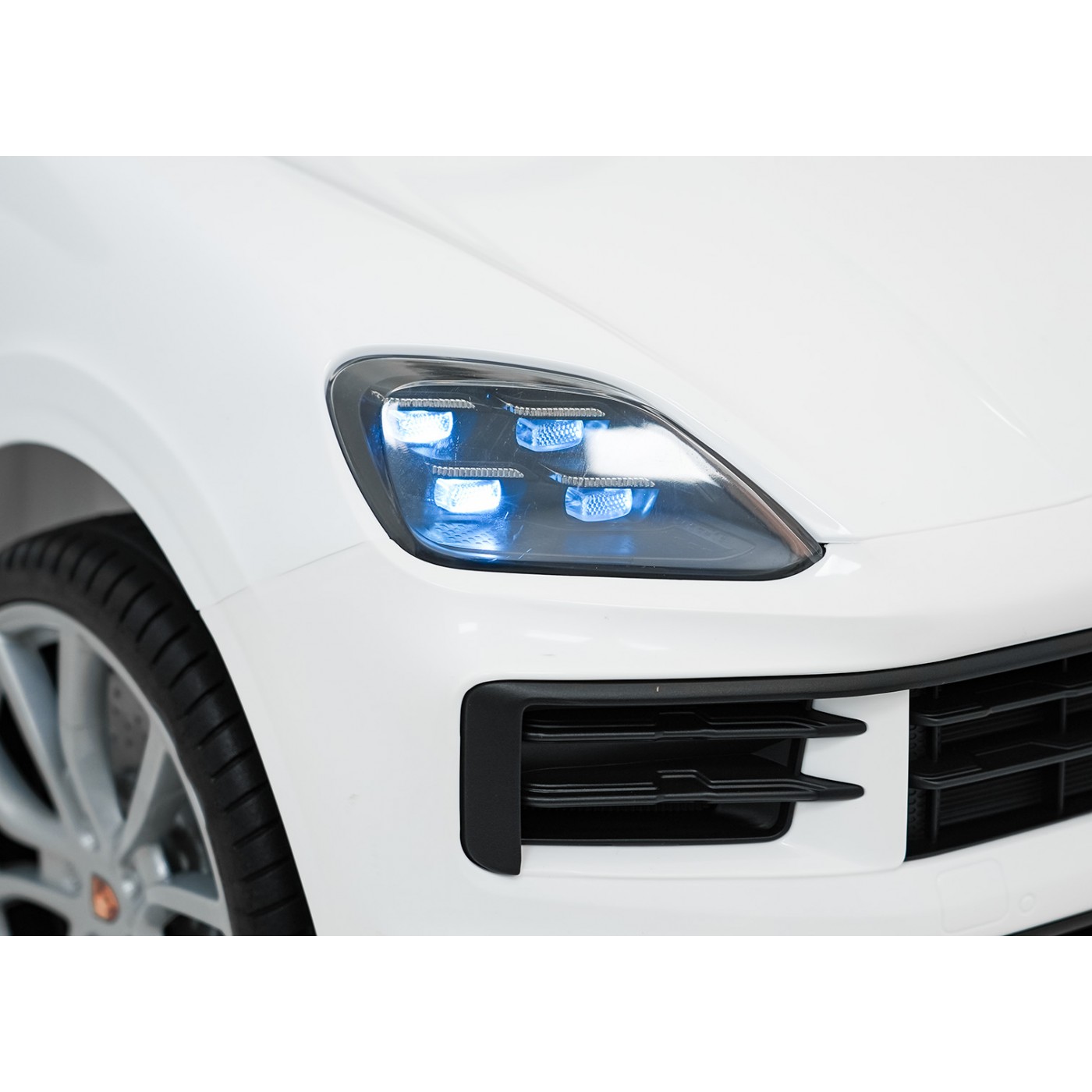 Vozidlo Porsche Cayenne White