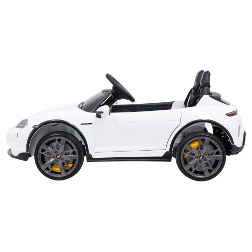 Vozidlo Porsche Taycan Turbo S White
