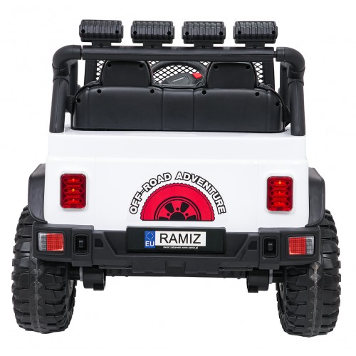 Jeep BEAST 4x4 bílé vozidlo