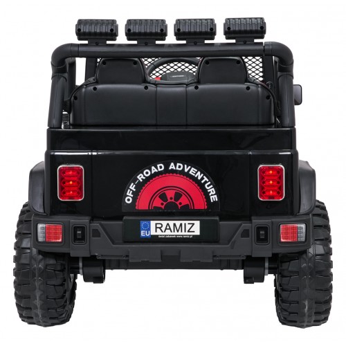 Jeep BEAST 4x4 Černé vozidlo
