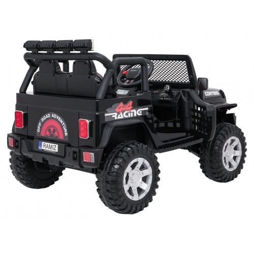Jeep BEAST 4x4 Černé vozidlo