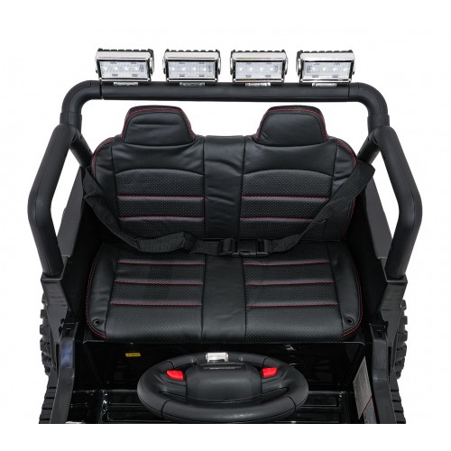 Jeep BEAST 4x4 Černé vozidlo