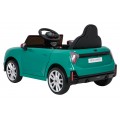 Zelené vozidlo Mini Cooper