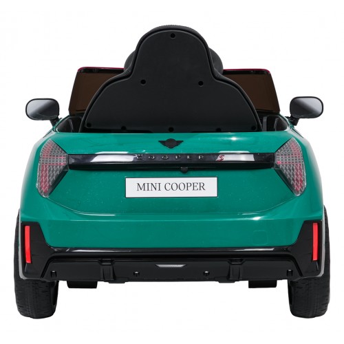 Zelené vozidlo Mini Cooper