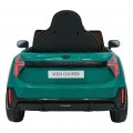Zelené vozidlo Mini Cooper