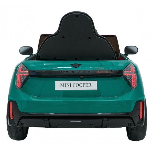 Zelené vozidlo Mini Cooper