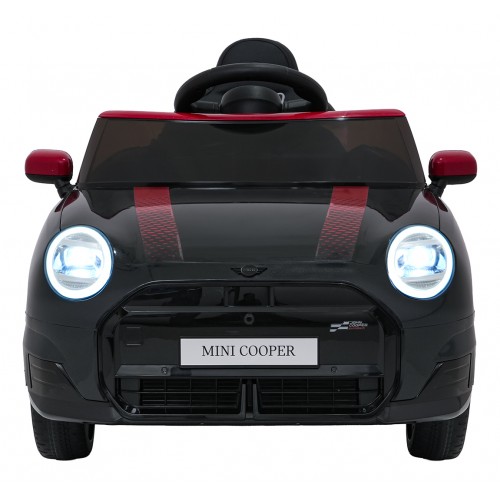 Černé vozidlo Mini Cooper