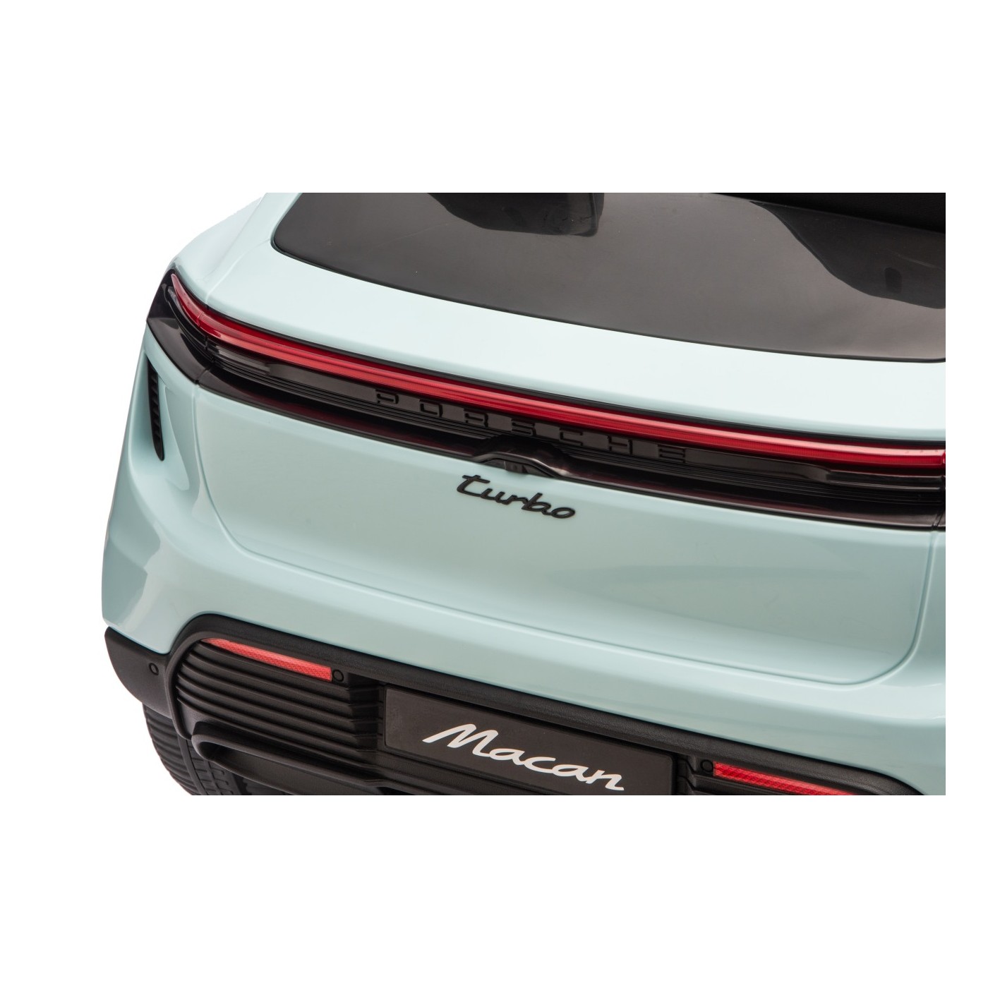 Modré vozidlo Porsche Macan