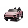 Růžové vozidlo Porsche Macan