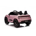 Růžové vozidlo Porsche Macan