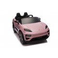 Růžové vozidlo Porsche Macan