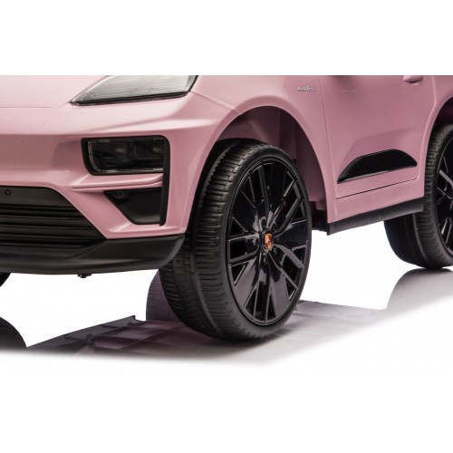 Růžové vozidlo Porsche Macan