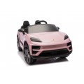 Růžové vozidlo Porsche Macan