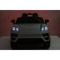 Růžové vozidlo Porsche Macan