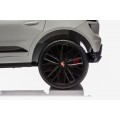 Vozidlo Porsche Macan šedá