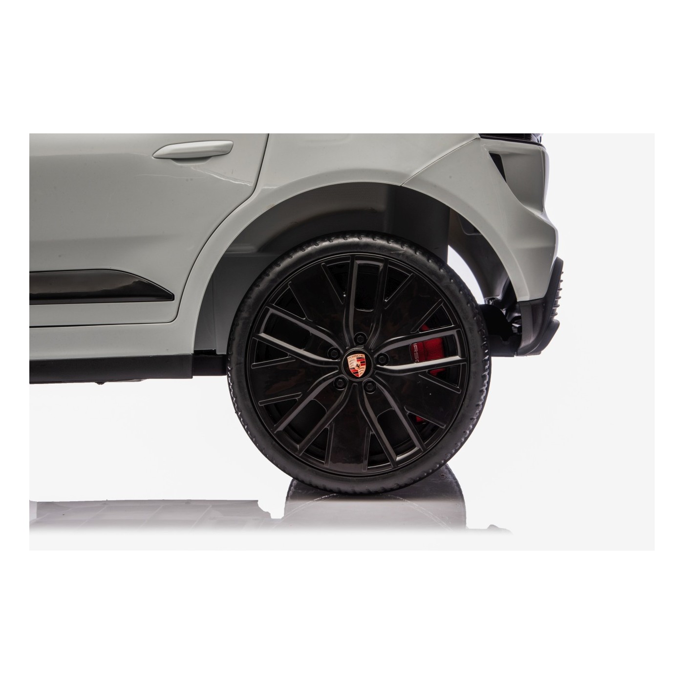 Vozidlo Porsche Macan šedá