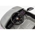 Vozidlo Porsche Macan šedá