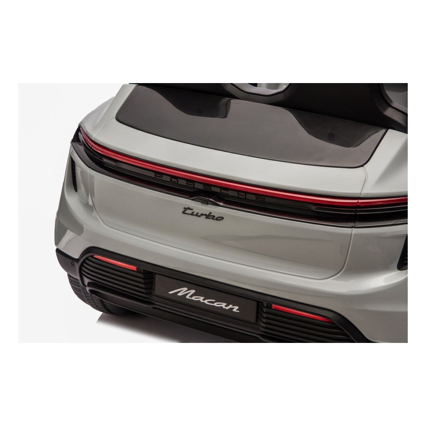 Vozidlo Porsche Macan šedá