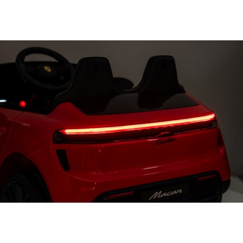 Červené vozidlo Porsche Macan