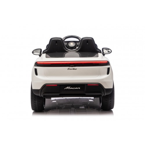Porsche Macan bílé vozidlo