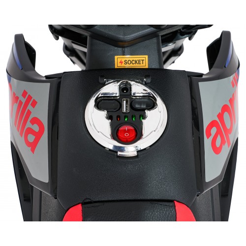 Motor vozidla Aprilia RX modrá