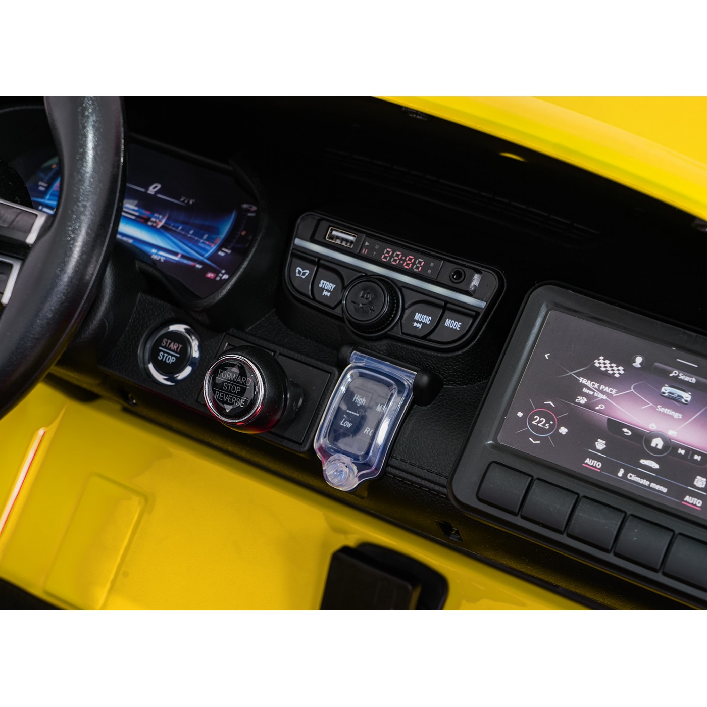 Vozidlo Mercedes Benz GT63 AMG žluté