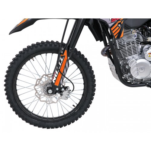 Vozidlo s oranžovým spalovacím motorem TITAN 300cc