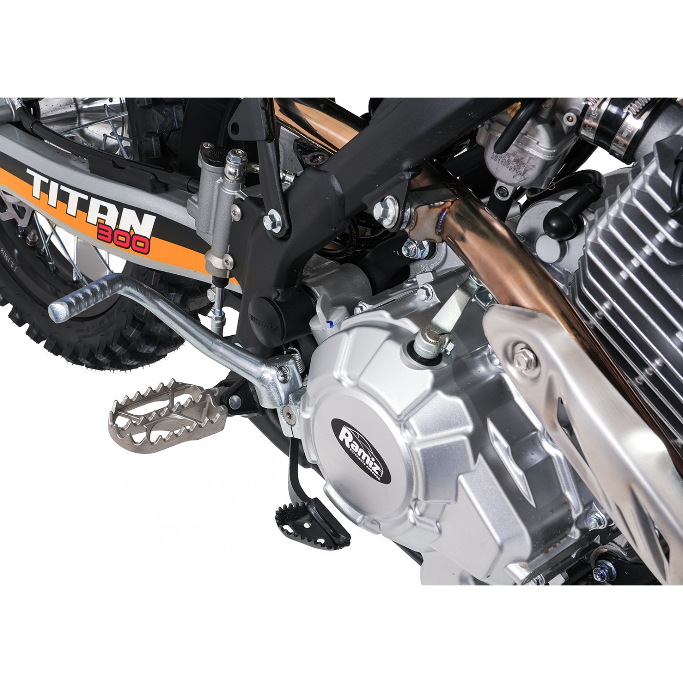 Vozidlo s oranžovým spalovacím motorem TITAN 300cc