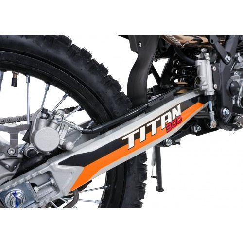 Vozidlo s oranžovým spalovacím motorem TITAN 300cc