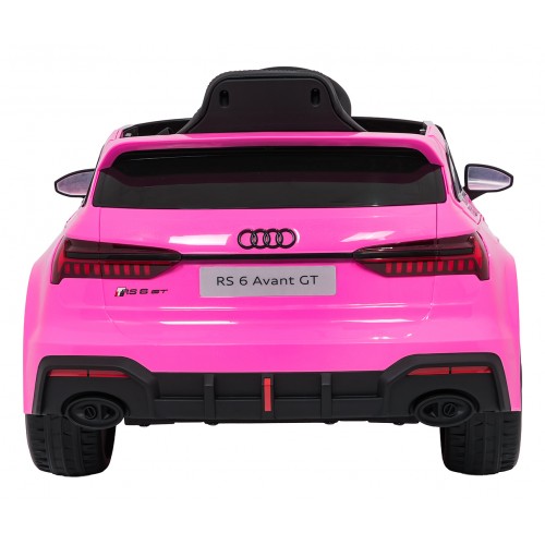 Růžové vozidlo Audi RS6 Avant GT