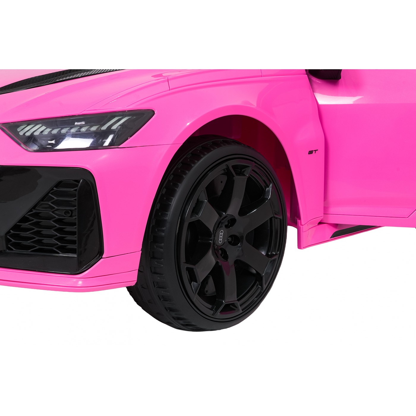 Růžové vozidlo Audi RS6 Avant GT