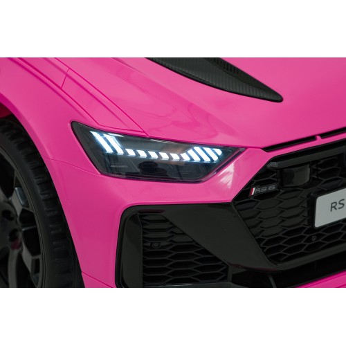 Růžové vozidlo Audi RS6 Avant GT