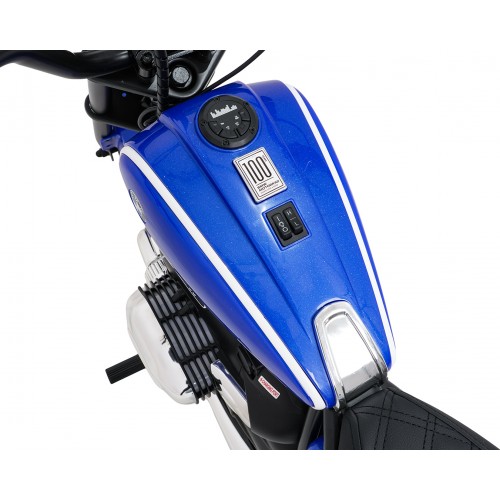 Motor vozidla BMW R18 modrý