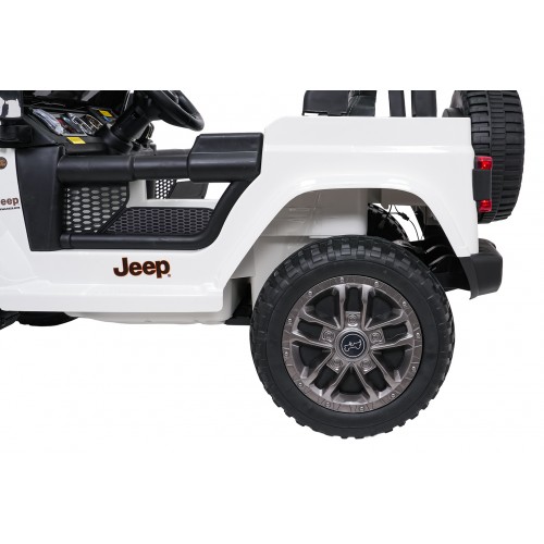 Jeep Wrangler Rubicon LIFT bílé vozidlo