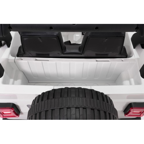 Jeep Wrangler Rubicon LIFT bílé vozidlo