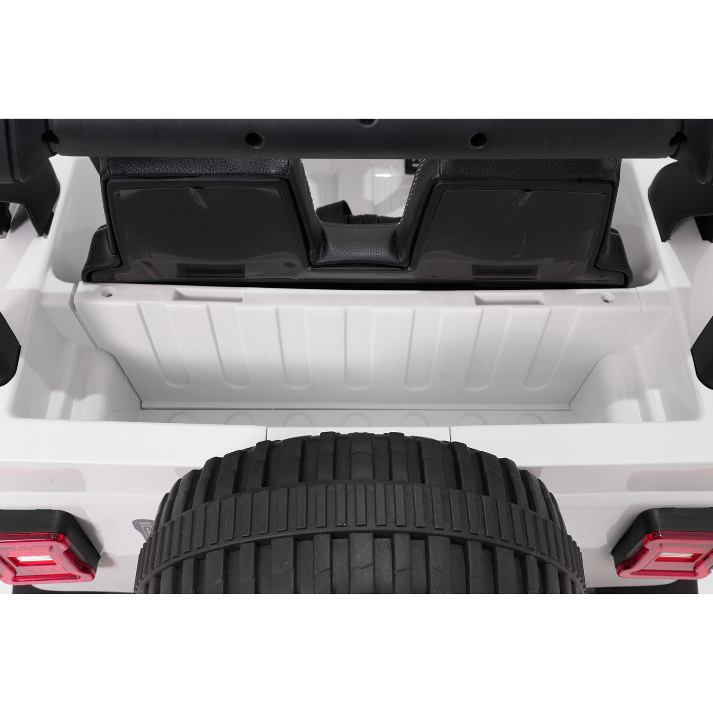 Jeep Wrangler Rubicon LIFT bílé vozidlo