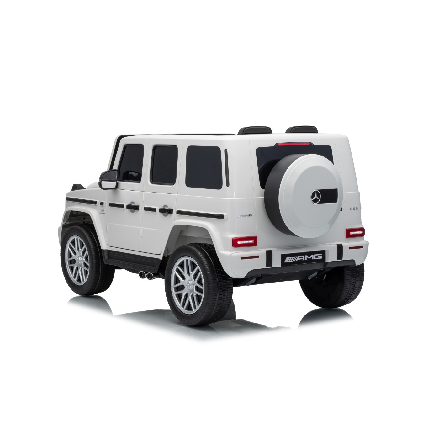 Mercedes G63 AMG bílý vůz