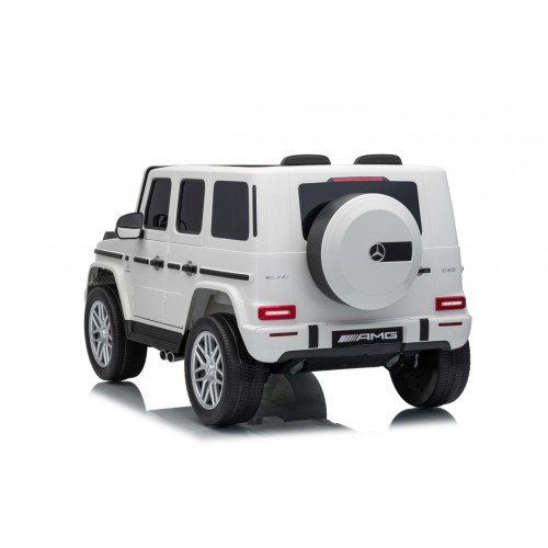 Mercedes G63 AMG bílý vůz