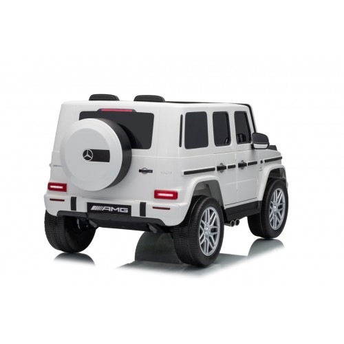 Mercedes G63 AMG bílý vůz