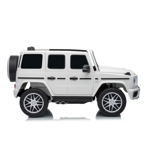 Mercedes G63 AMG bílý vůz