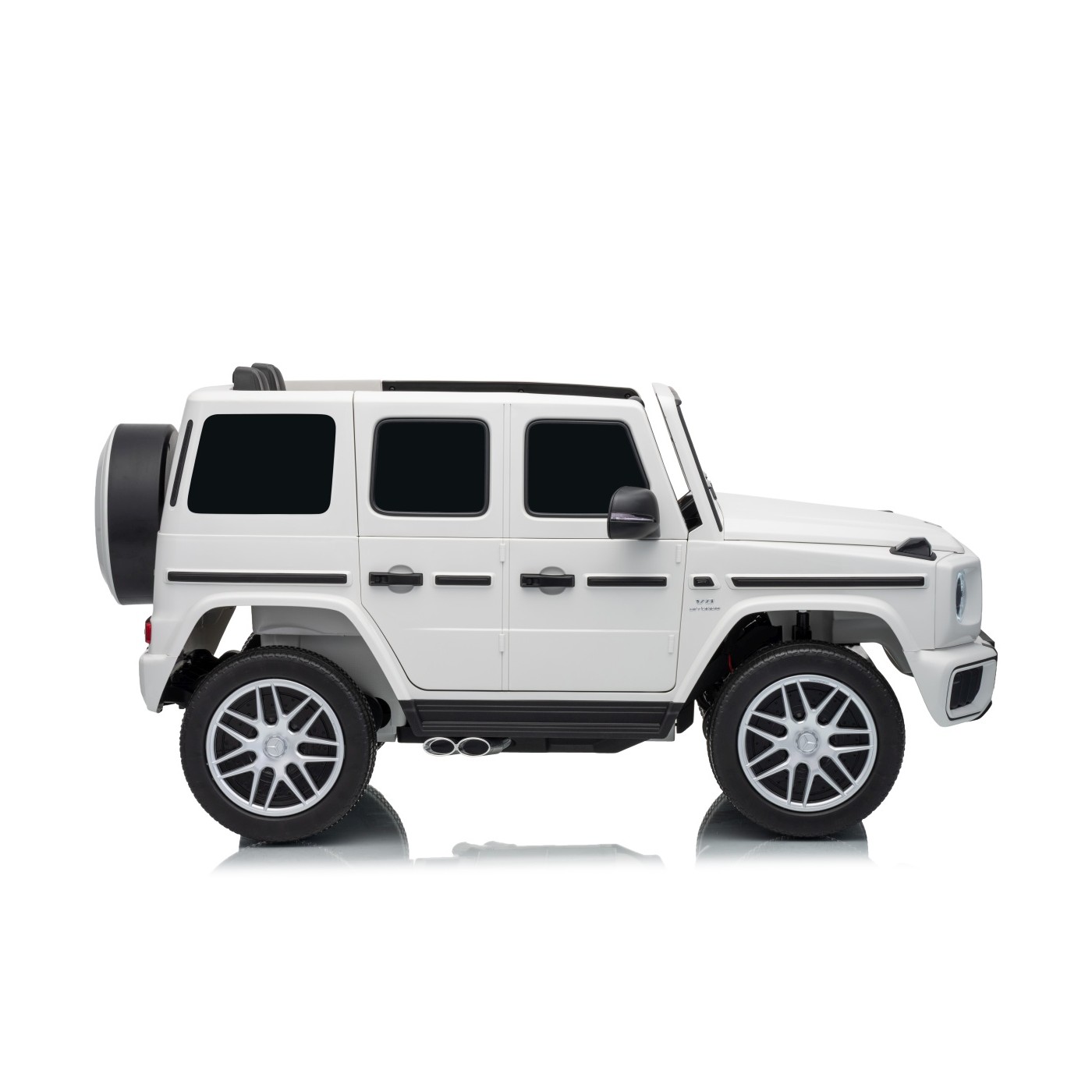 Mercedes G63 AMG bílý vůz