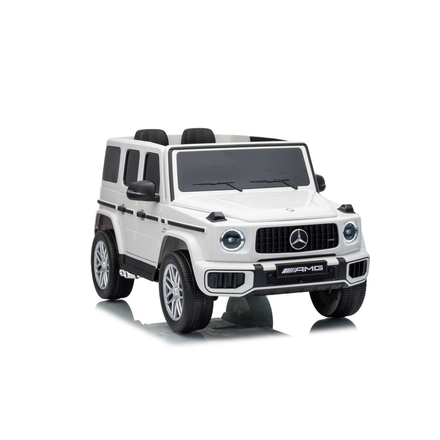 Mercedes G63 AMG bílý vůz