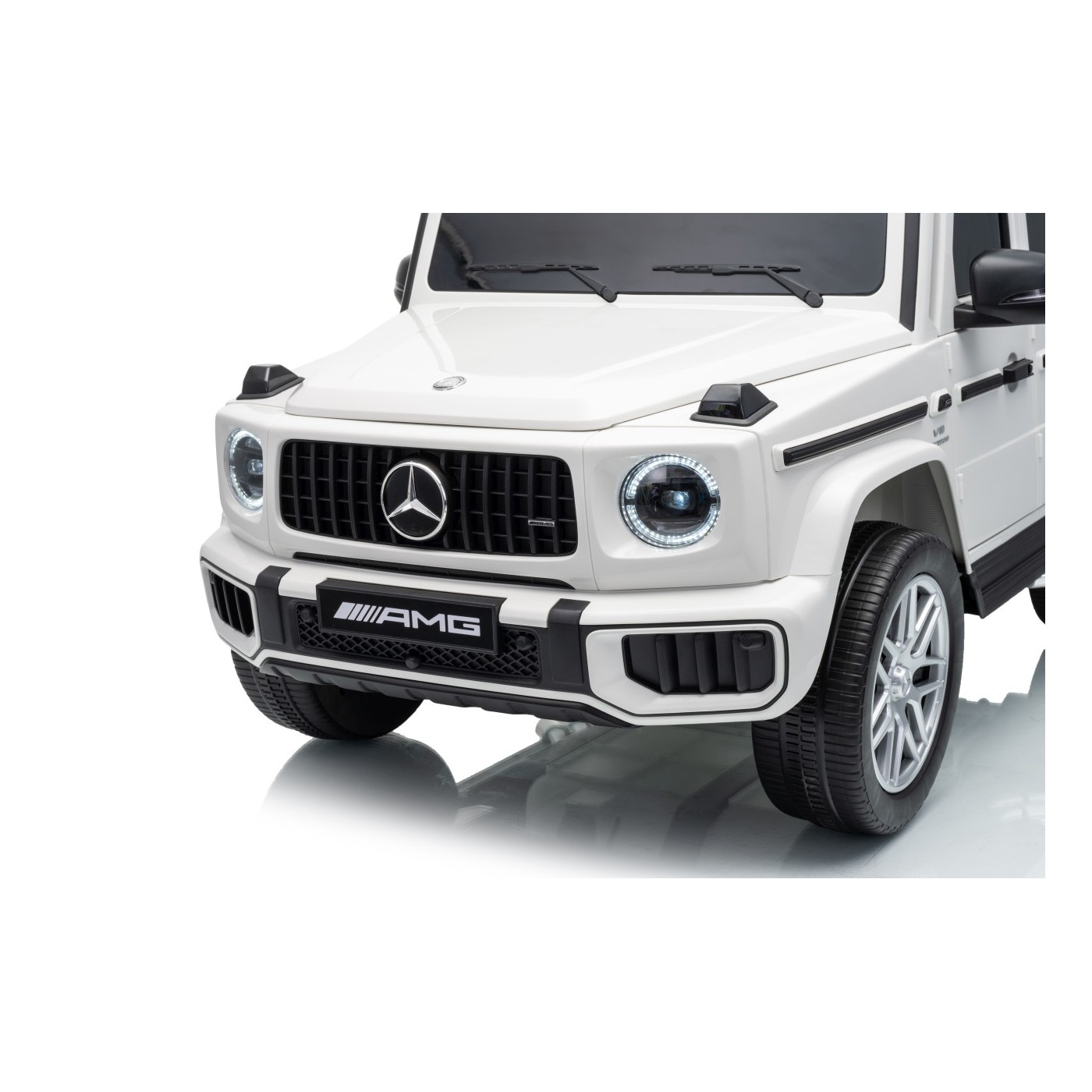 Mercedes G63 AMG bílý vůz