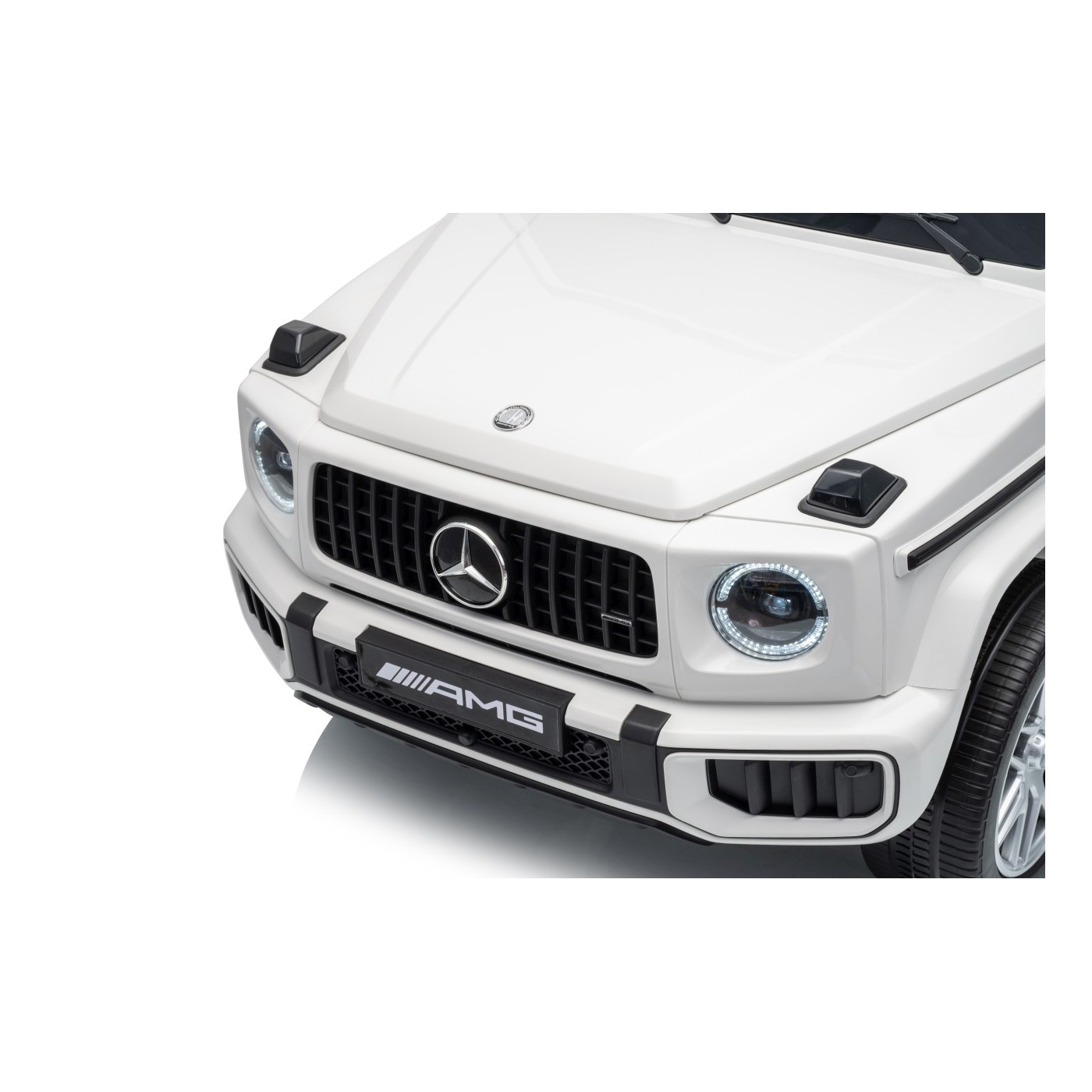 Mercedes G63 AMG bílý vůz