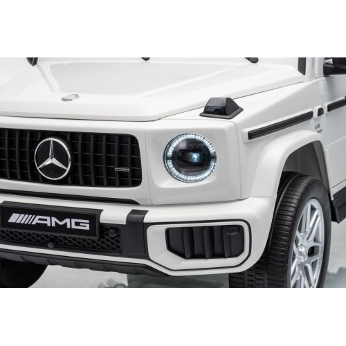 Mercedes G63 AMG bílý vůz
