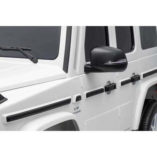 Mercedes G63 AMG bílý vůz