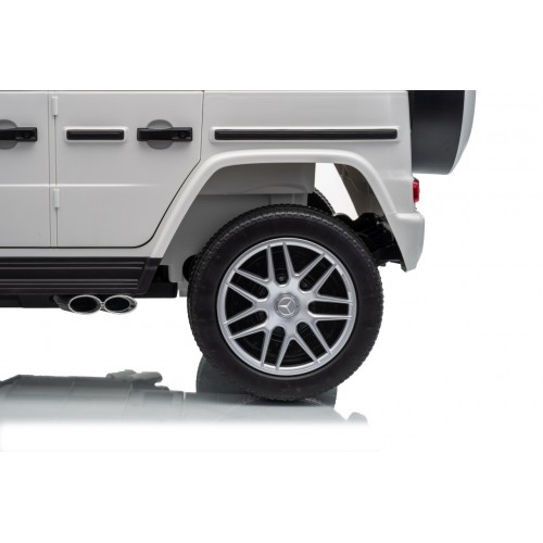 Mercedes G63 AMG bílý vůz