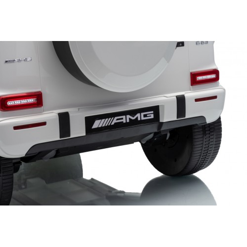 Mercedes G63 AMG bílý vůz