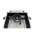 Mercedes G63 AMG bílý vůz