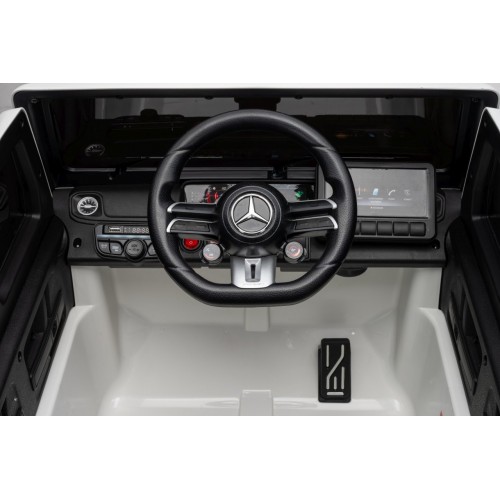 Mercedes G63 AMG bílý vůz